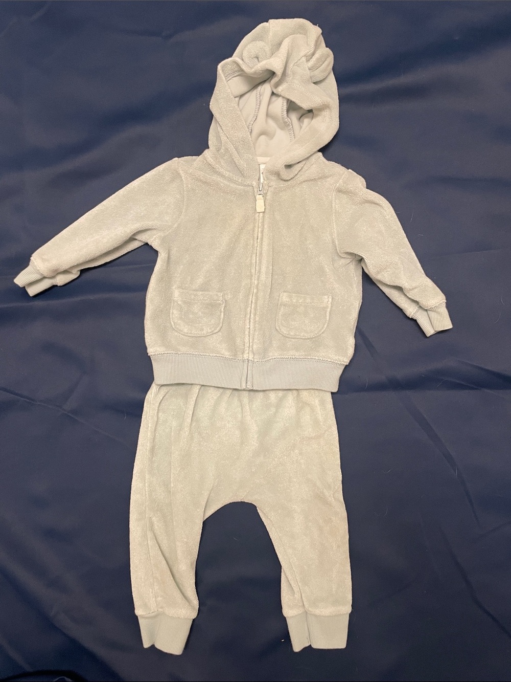 Carter’s 2 pieces of Terry cloth blue set, play condition